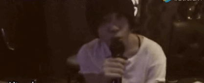 权志龙一言不合就卖萌