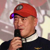 王响伟