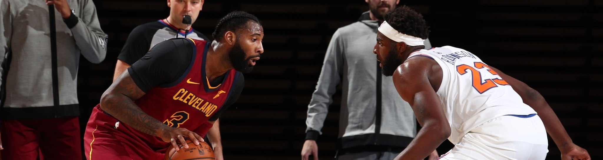 NBA骑士vs勇士全场直播 精彩对决实时呈现 骑士主场迎战卫冕冠军勇士 全明星阵容巅峰碰撞 季后赛关键卡位战一触即发