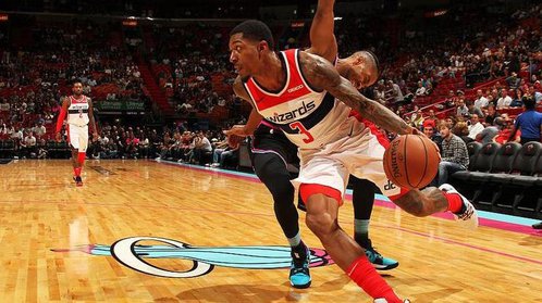 热火NBA集锦燃爆球迷回忆 阿德巴约内线强打三分雨助队逆转胜局