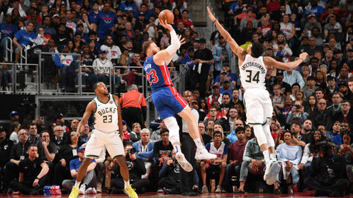 雄鹿vs活塞直播