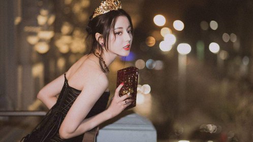 金泫雅金典“托胸”动作，撩人十足！_高清