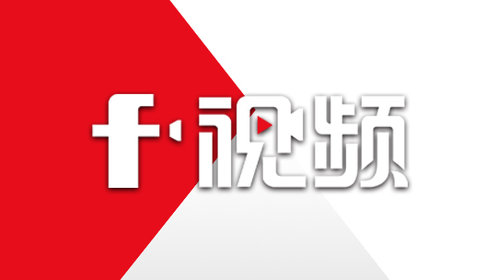 厕所里突然伸出只手，女生吓得提裤子就往外跑_高清