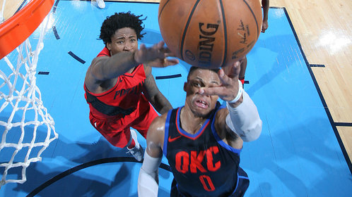 俄克拉荷马雷霆队进攻端以快速转换与空间拉开为核心构建高效得分体系