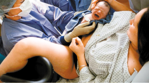实拍孕妇剖腹产生孩子全过程_高清