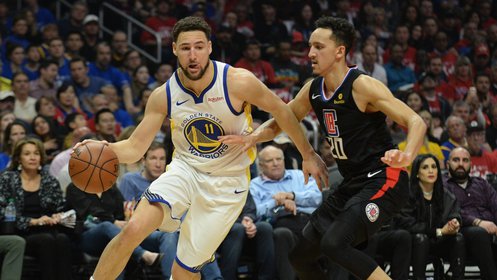 快船激战全场逆转对手哈登关键三分锁定胜局