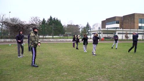 _高尔夫球入门教程_高尔夫球入门教程：推球和挥杆的一些重要技巧_高清