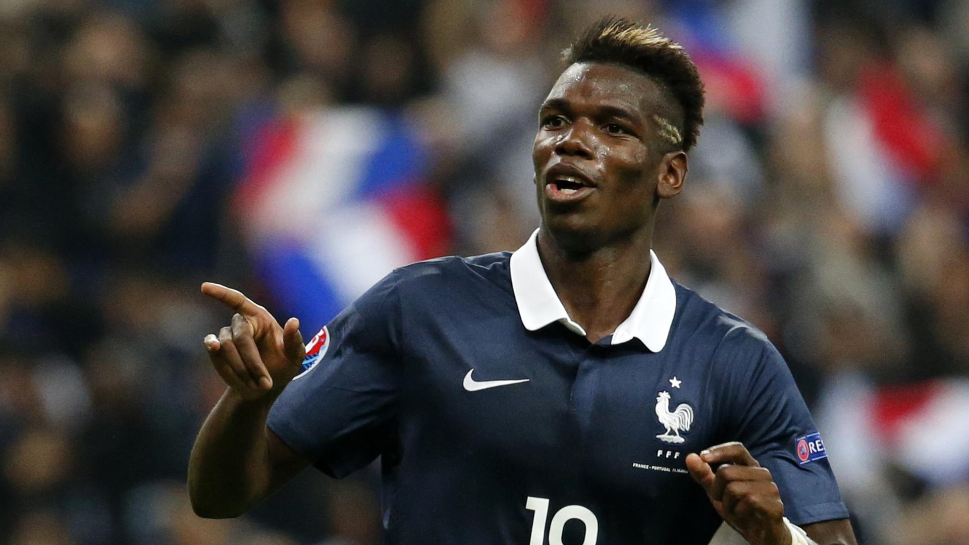 现在已经变成一位可以媲美齐达内的黑小子了,他叫博格巴