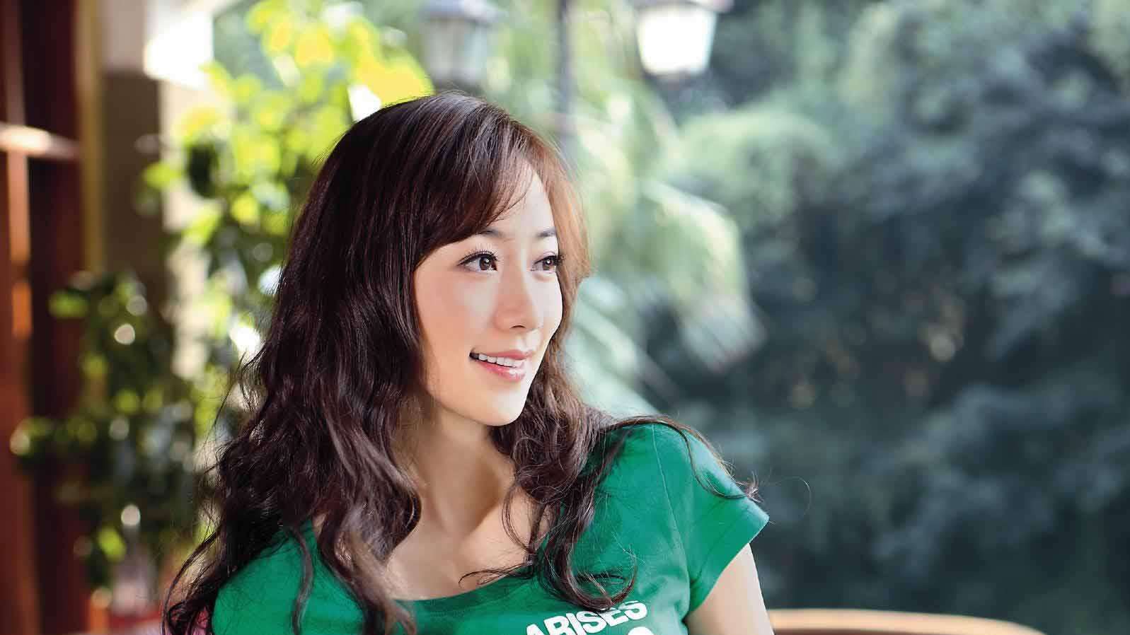 《我是歌手》主持人赵子靓大婚 新郎系著名音乐人