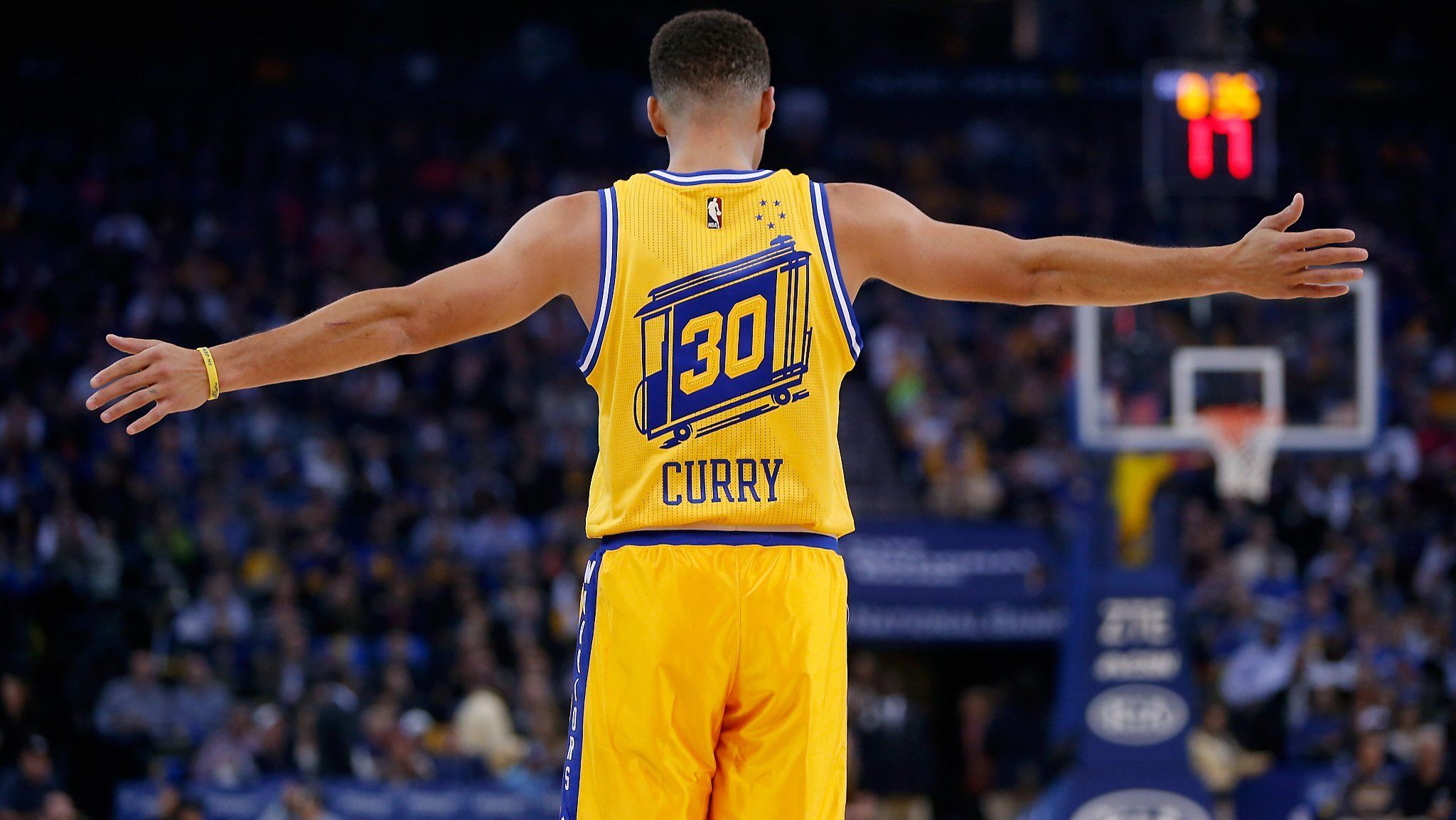 nba球员特殊训练法大揭秘 乔丹吊单杠长高了20厘米_全景nba_腾讯视频