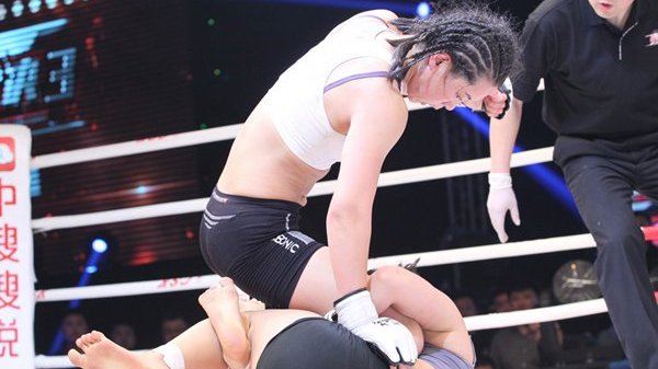 颜值超高又会格斗 她是ufc超强女战士!