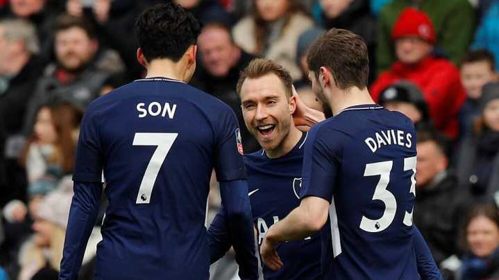 扣球出奇迹!卢卡斯禁区内连过两人推射被扑_热刺_腾讯视频