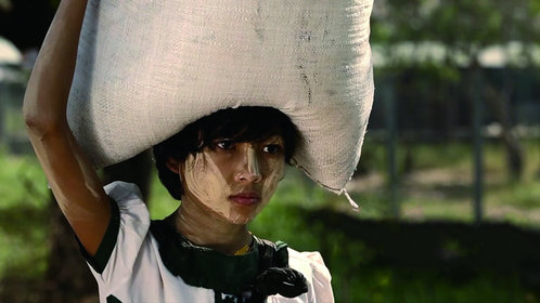 rula女孩梦想上学遭父亲唾骂