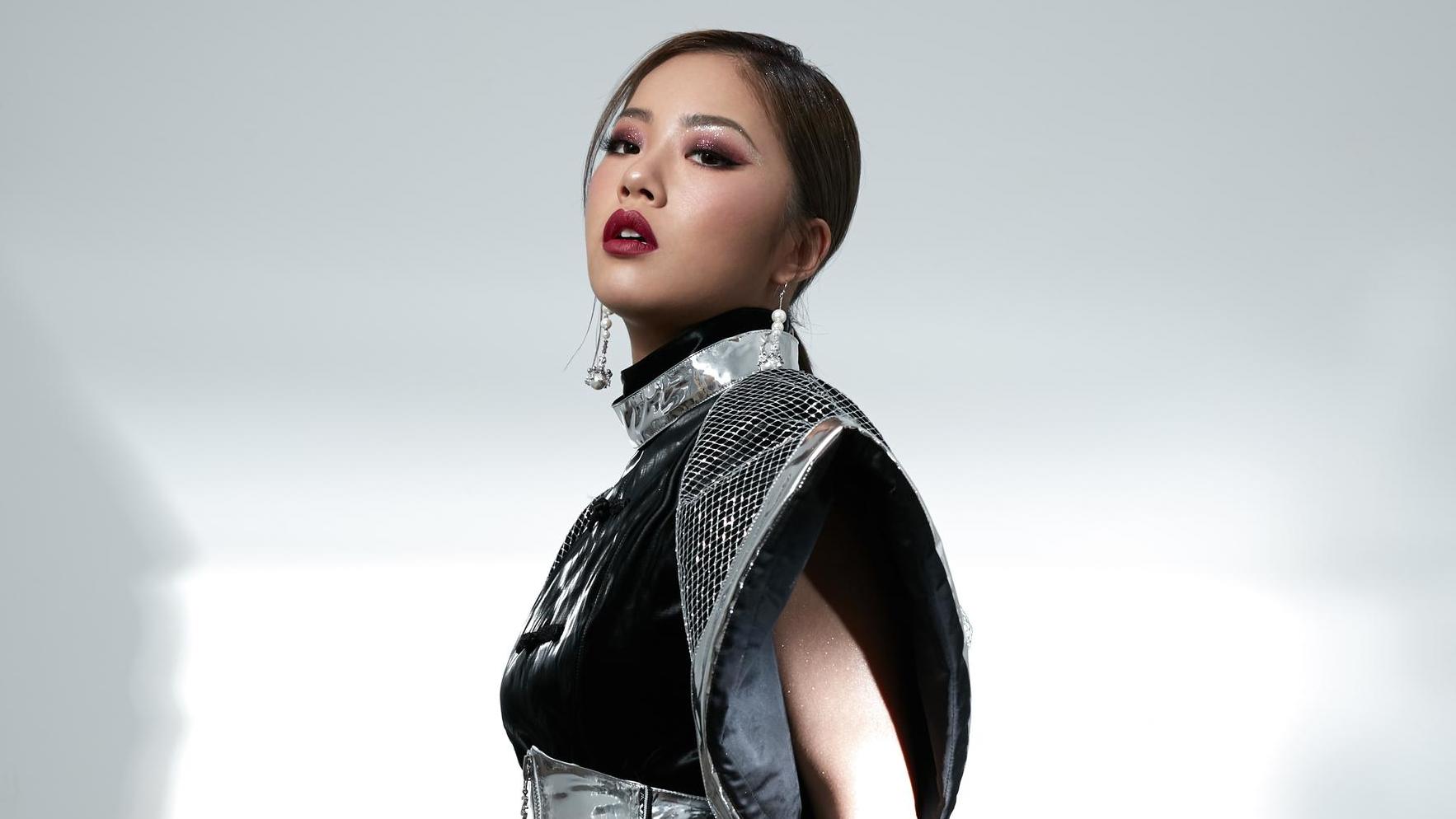 王菊创造营表演《boom boom》,是谁的小眼睛还没看老师?