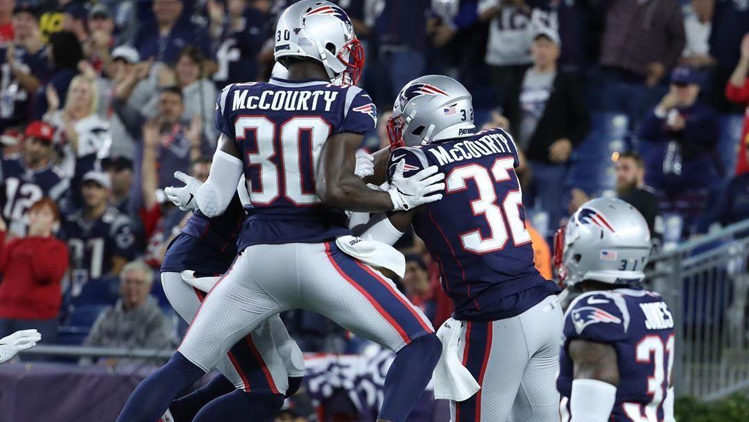 d.jones跃过防守球员精准传球g.tat_nfl_腾讯视频