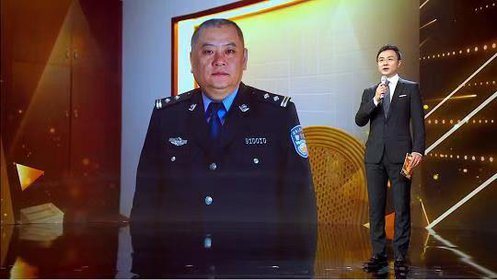 时代楷模发布厅第9期杨春忠诚卫士扫黑英雄