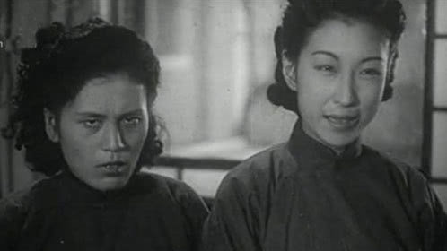姊姊妹妹站起来