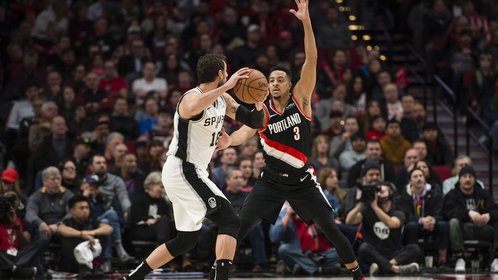 【回放】马刺vs开拓者第1节 cj-麦科勒姆压哨三分