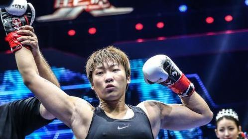 "ko女王"汪柯菡抡起铁拳 把法国美女打到怀疑人生