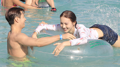 宋丹丹屏幕泳装首秀:最美的身材要留给我最爱的人_综艺_高清1080p在线