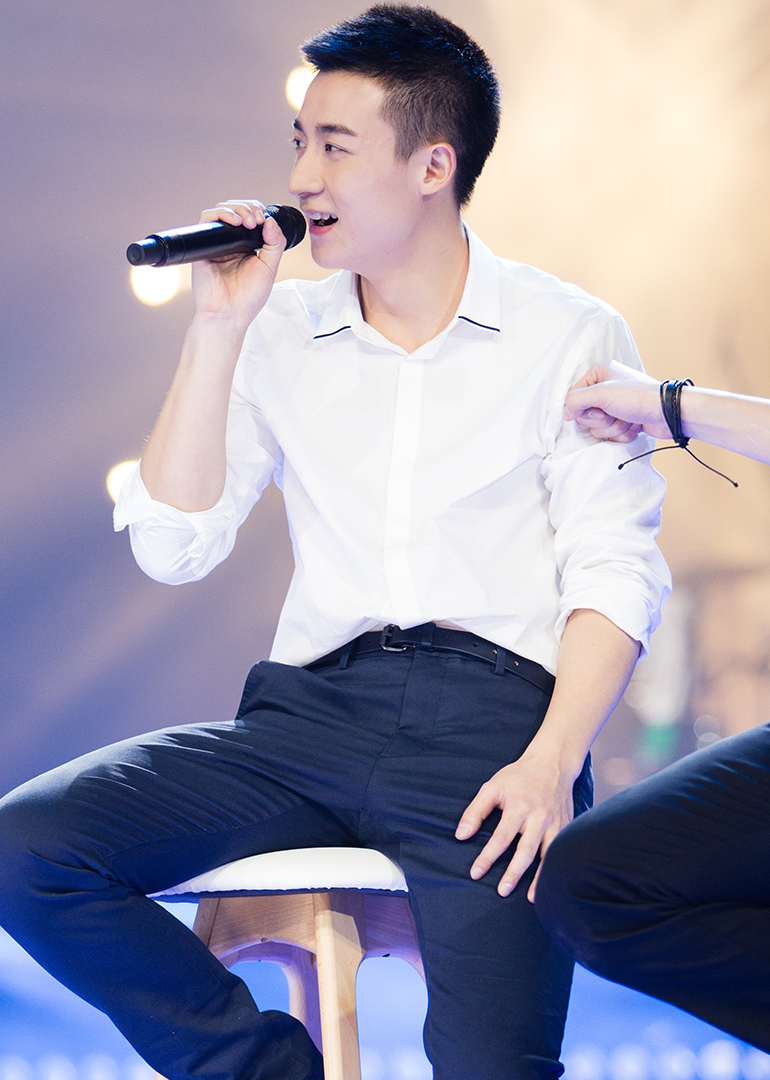 少年频道:凡凡变妖娆紫薇