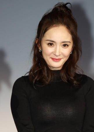 杨幂的双下巴和皮肤松弛